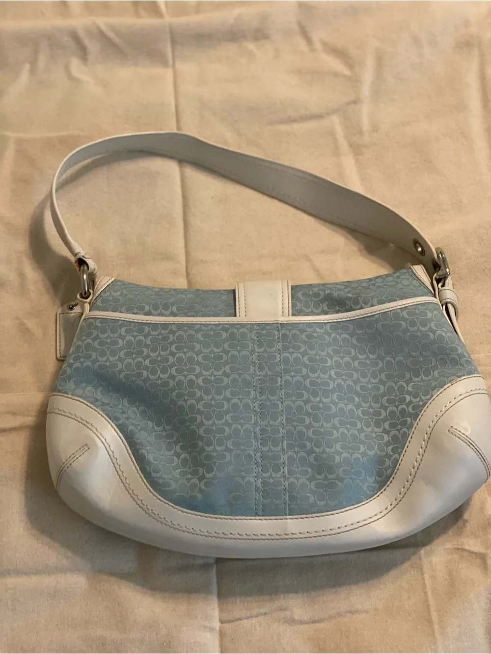 Authentic Coach Soho Signature C Shoulder Bag & Matching Wristlet Set F10926